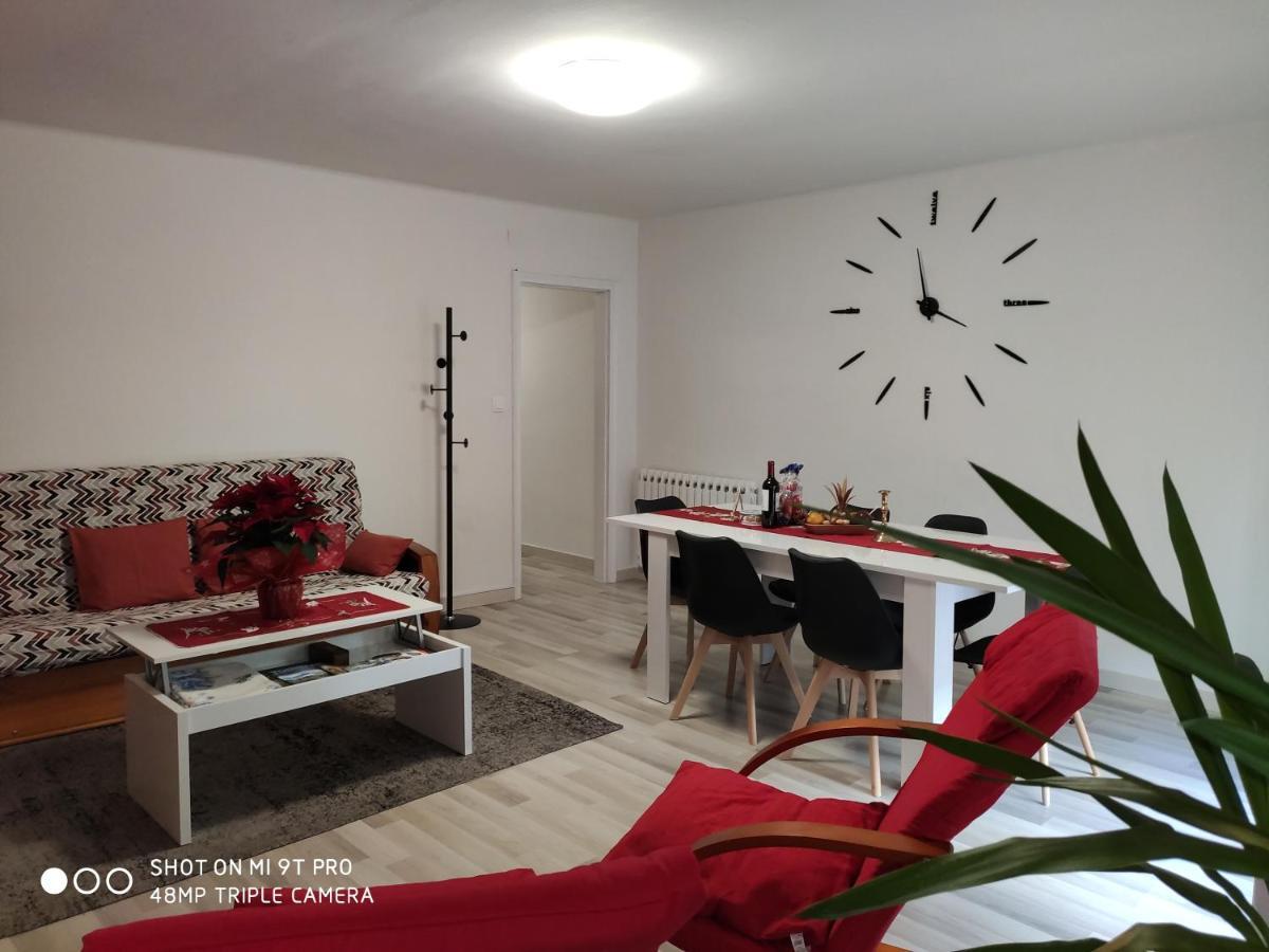 Apartamento Confort I ラ・セウ・ドゥルジェイ エクステリア 写真